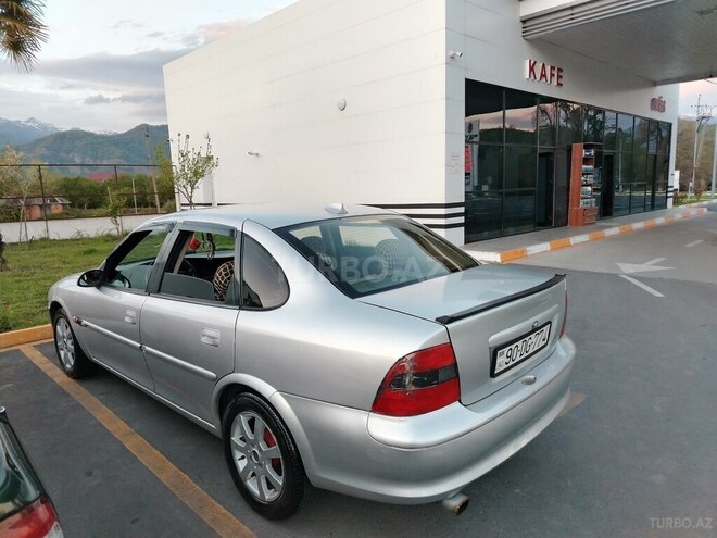 Opel Vectra 1995, 400,000 km - 1.8 l - Zaqatala
