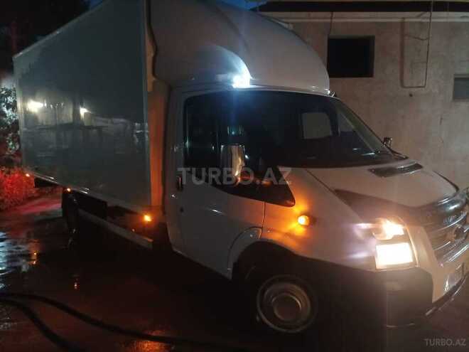 Ford Transit-4