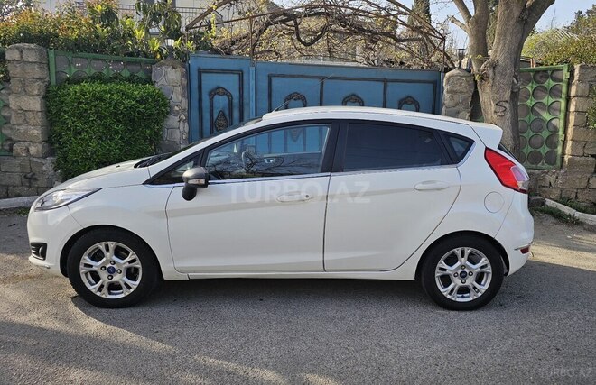 Ford Fiesta 2013, 298,000 km - 1.6 l - Bakı