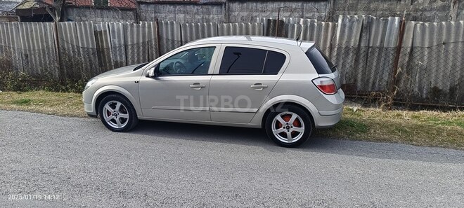 Opel Astra 2005, 300,000 km - 1.4 л - Şəki