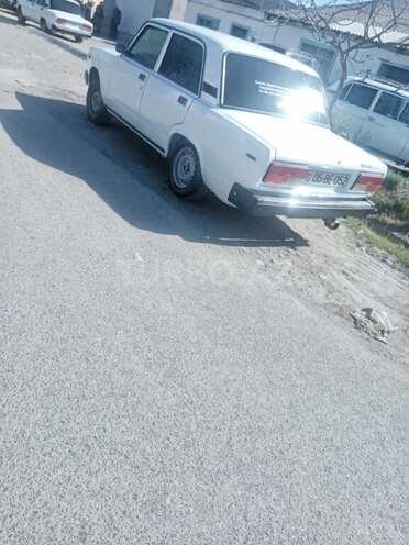 LADA (VAZ) 2107 2002, 50,000 km - 1.6 l - Ucar