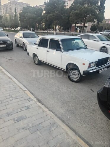 LADA (VAZ) 2107 2002, 50,000 km - 1.6 l - Ucar