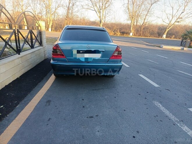 Mercedes C 240 1997, 320,000 km - 2.4 l - Zaqatala