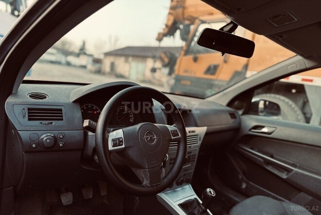 Opel Astra 2009, 199,000 km - 1.4 l - Bakı