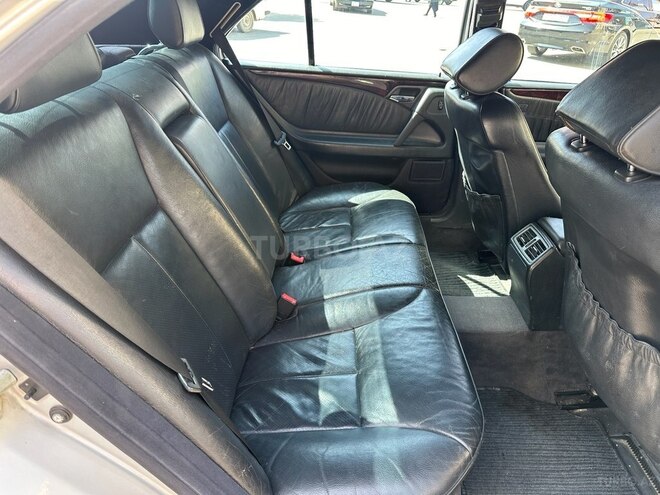 Mercedes E 240 1999, 352,000 km - 2.4 l - Gəncə