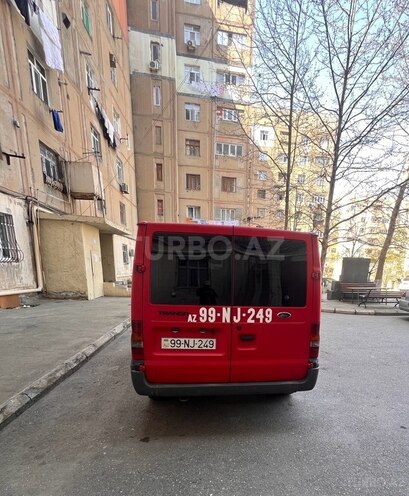 Ford Transit-4