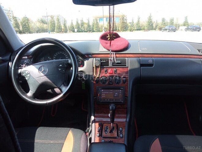Mercedes E 240 1999, 356,000 km - 2.4 l - Sumqayıt