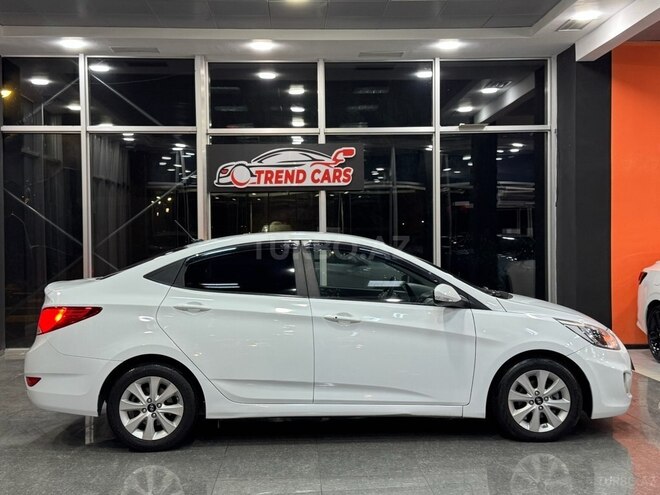 Hyundai Accent-4