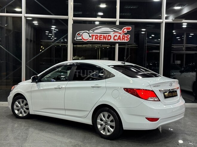 Hyundai Accent-5