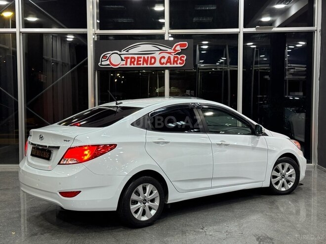 Hyundai Accent-6
