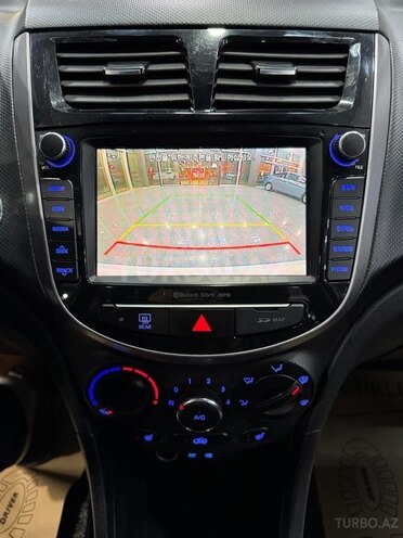 Hyundai Accent-19