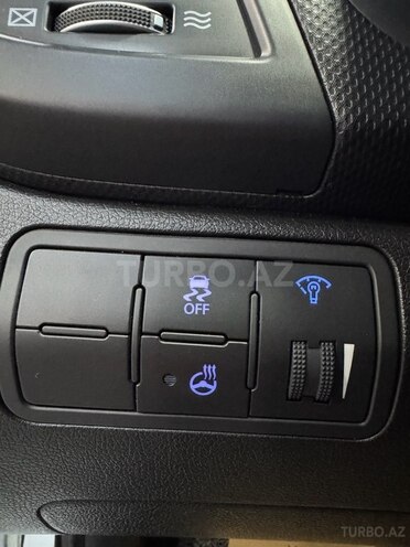 Hyundai Accent-21