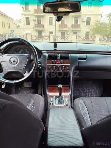 Mercedes E 320 1996, 426,780 km - 3.2 l - Bakı