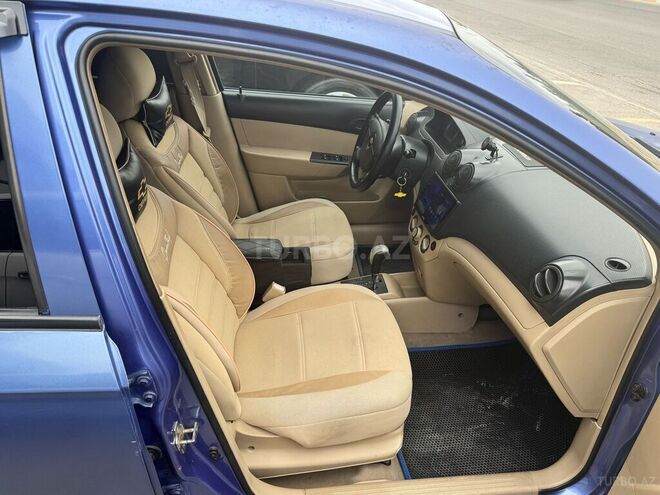 Chevrolet Aveo-10