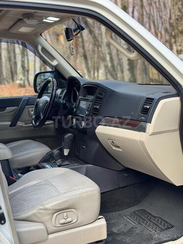 Mitsubishi Pajero 2009, 9,999,999 km - 3.5 l - Ağdaş
