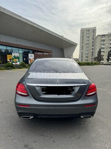 Mercedes E 220 d 2019, 99,900 km - 2.2 l - Bakı