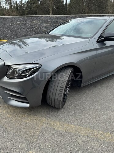 Mercedes E 220 d 2019, 99,900 km - 2.2 l - Bakı