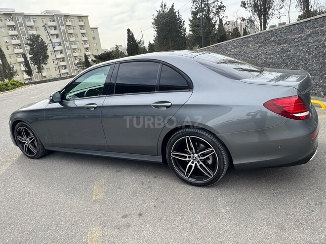 Mercedes E 220 d 2019, 99,900 km - 2.2 l - Bakı