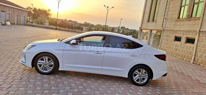 Hyundai Elantra 2019, 151,278 km - 2.0 l - Şirvan