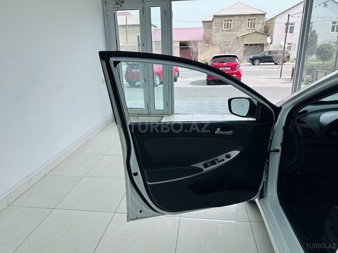 Hyundai Accent 2011, 216,000 km - 1.6 l - Sumqayıt