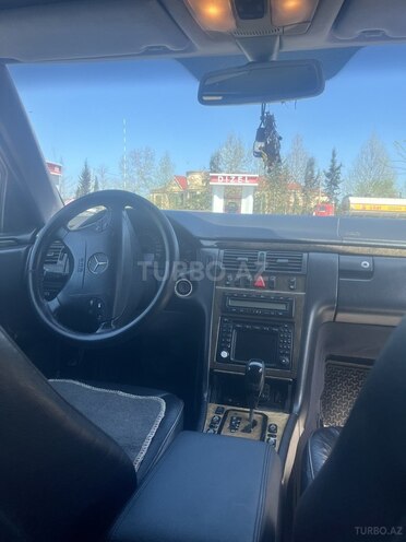 Mercedes E 270 2000, 384,000 km - 2.7 l - Ağcabədi