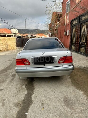 Mercedes E 240 1999, 360,000 km - 2.4 l - Bakı