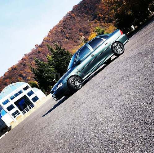 Opel Vectra 2000, 250,000 km - 2.0 l - Balakən