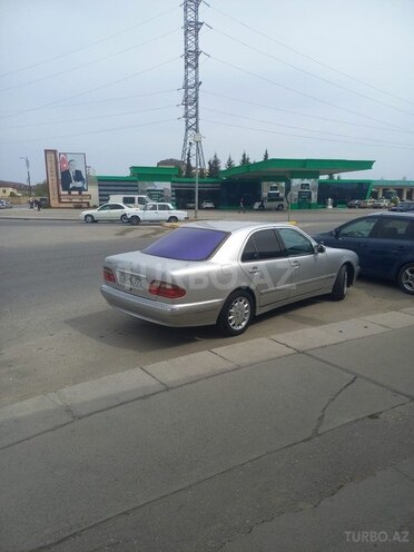 Mercedes E 220 d 2000, 476,000 km - 2.2 л - Sabirabad