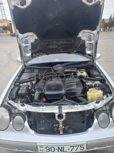 Mercedes E 220 d 2000, 476,000 km - 2.2 л - Sabirabad