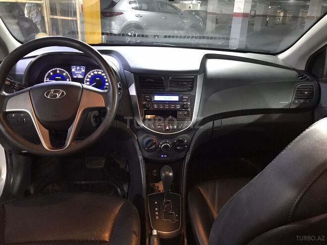Hyundai Accent 2015, 118,000 km - 1.6 l - Bakı