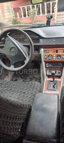 Mercedes E 250 1994, 545,673 km - 2.5 l - İmişli