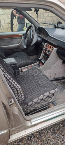 Mercedes E 250 1994, 545,673 km - 2.5 l - İmişli