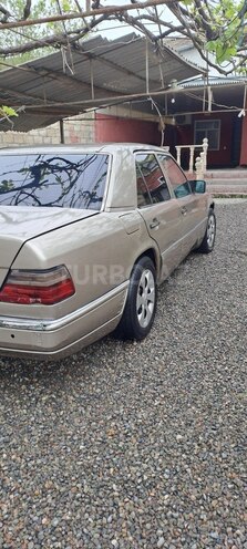 Mercedes E 250 1994, 545,673 km - 2.5 l - İmişli