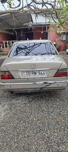 Mercedes E 250 1994, 545,673 km - 2.5 l - İmişli