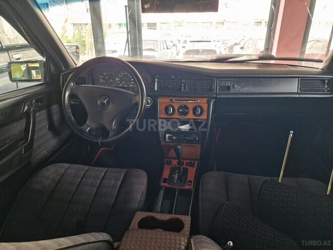 Mercedes 190-5