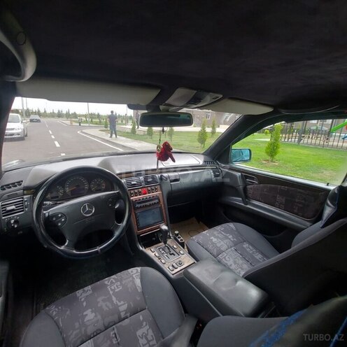 Mercedes E 240 1998, 252,000 km - 2.4 l - Sumqayıt