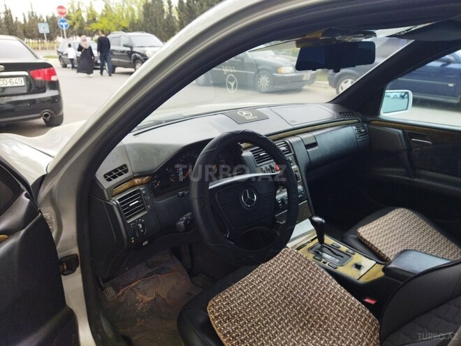 Mercedes E 230 1996, 486,000 km - 2.3 l - Sumqayıt