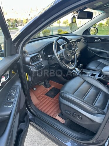 Kia Sorento-13