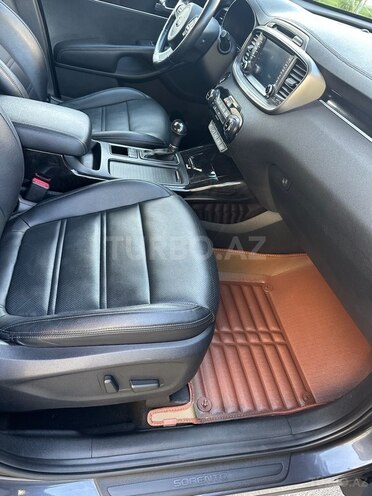 Kia Sorento-14