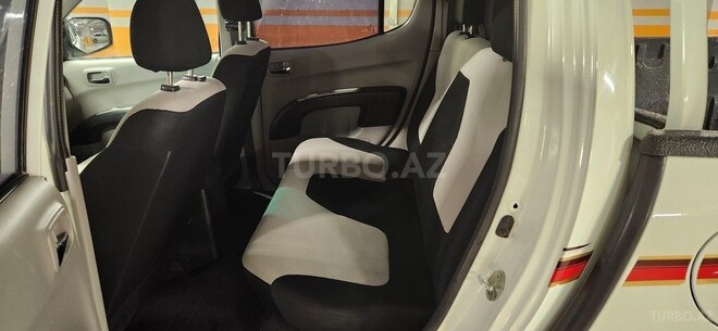 Mitsubishi L200 2015, 333,000 km - 2.5 l - Bakı