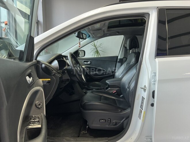 Hyundai Santa Fe-13