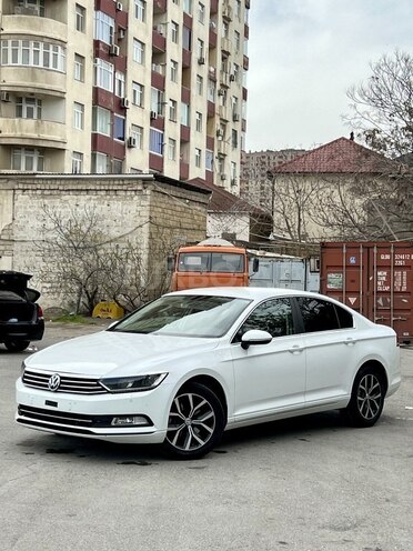 Volkswagen Passat 2016, 198,000 km - 1.8 л - Bakı
