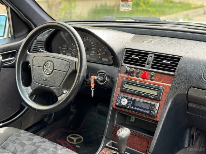 Mercedes C 200 1999, 247,000 km - 2.0 л - Bakı