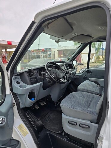 Ford Transit 2010, 179,962 km - 2.2 л - Salyan