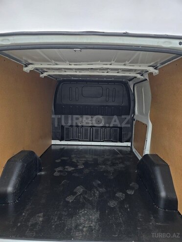 Ford Transit 2010, 179,962 km - 2.2 л - Salyan
