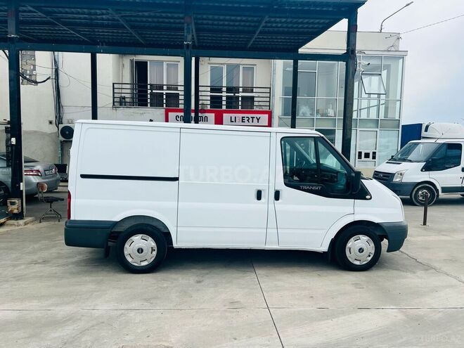Ford Transit 2010, 179,962 km - 2.2 л - Salyan