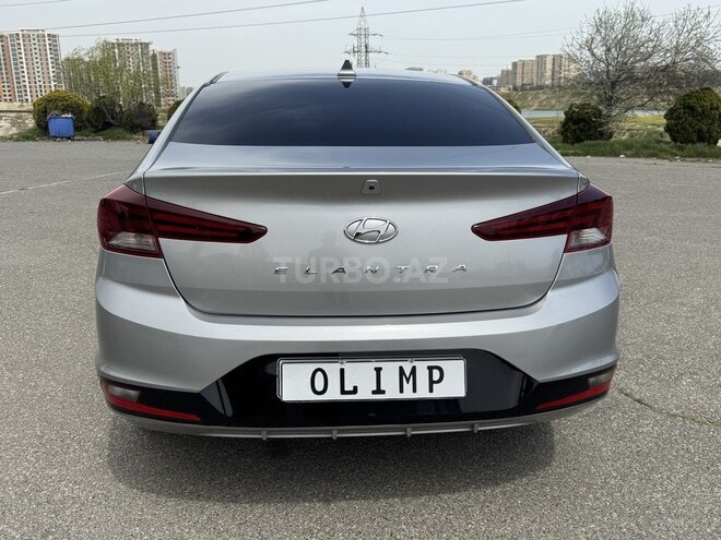 Hyundai Elantra-5