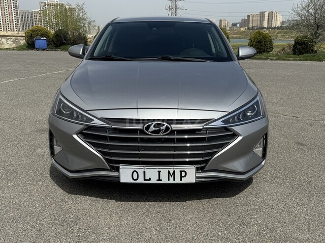 Hyundai Elantra-1