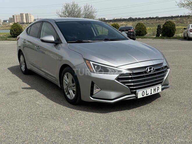 Hyundai Elantra-3