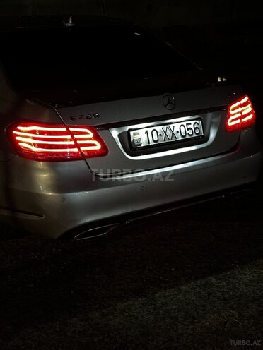Mercedes E 220 d-13